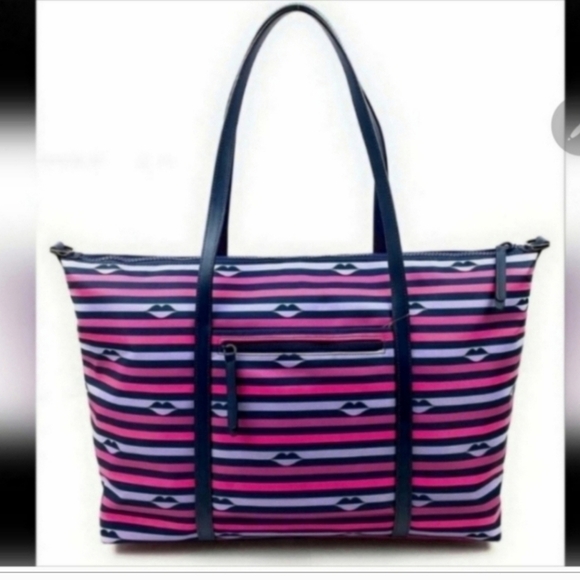 🍁🍂HTF Kate spade kiss lips overnight weekender - Picture 1 of 3